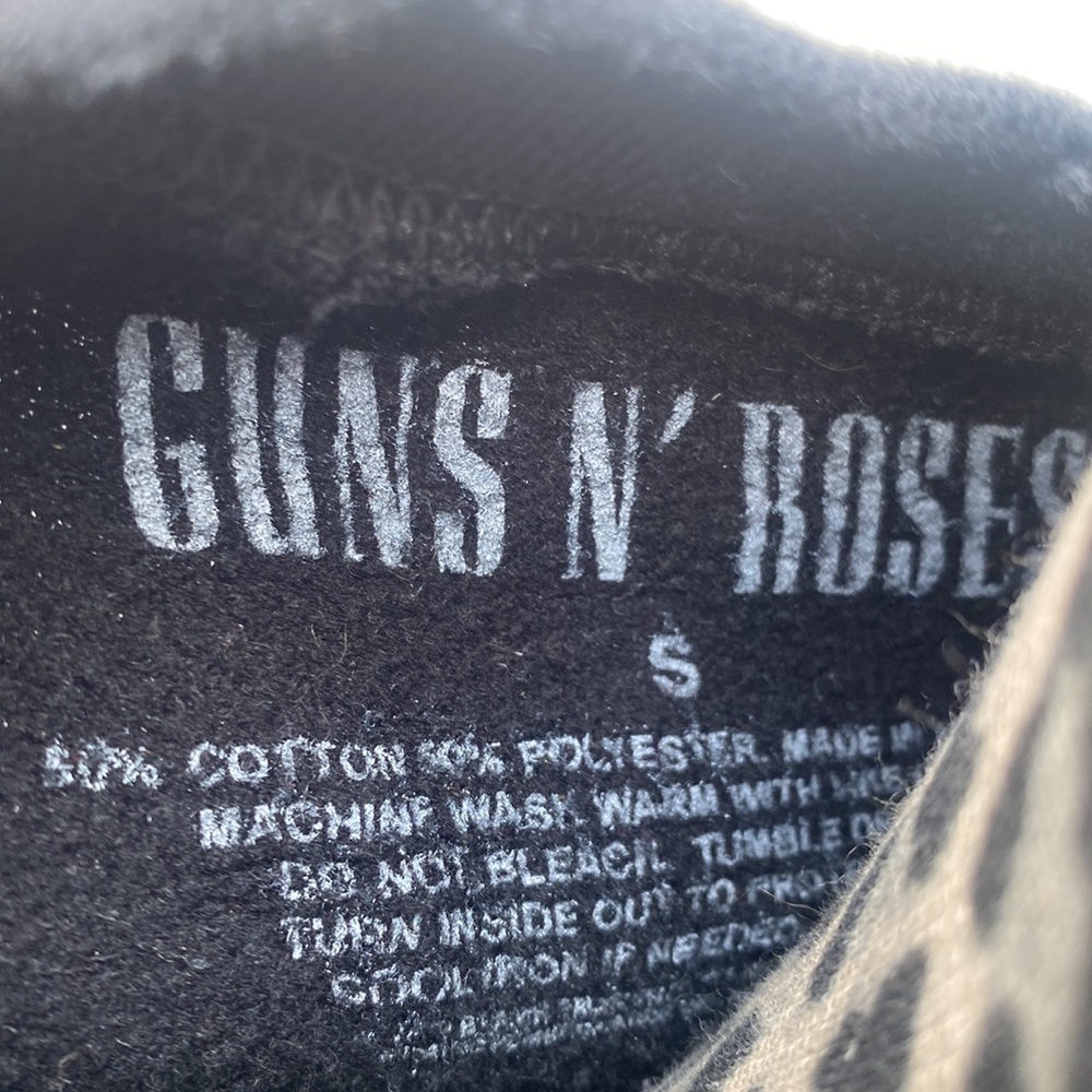 GUNS ‘N ROSES Distressed Sweatshirt - Picture 3 of 3